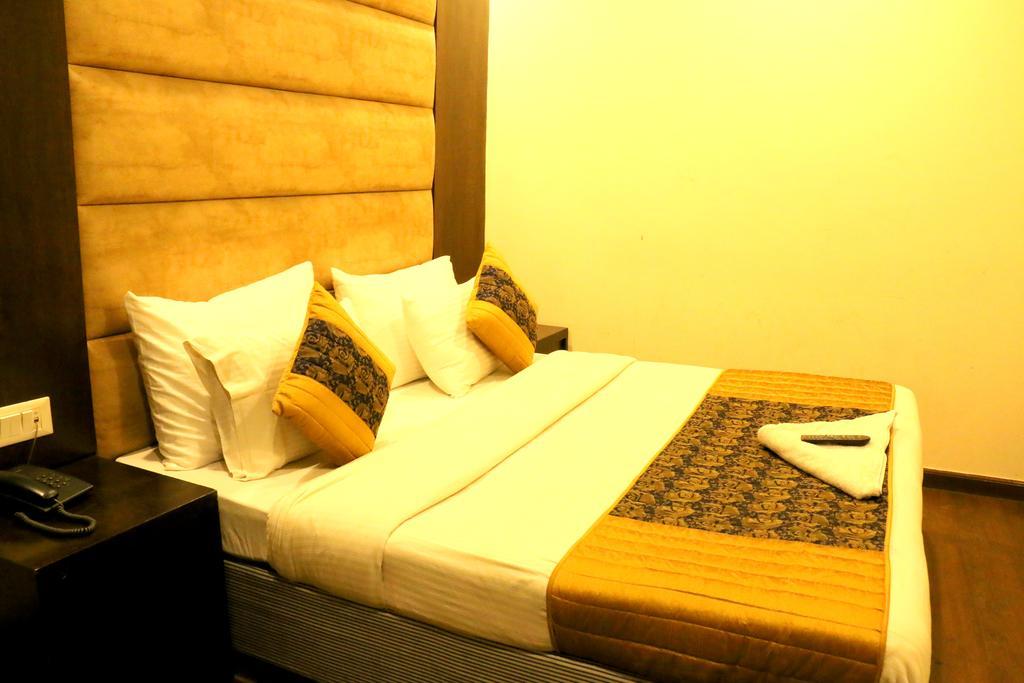 Hotel Benz International Delhi  Exterior photo