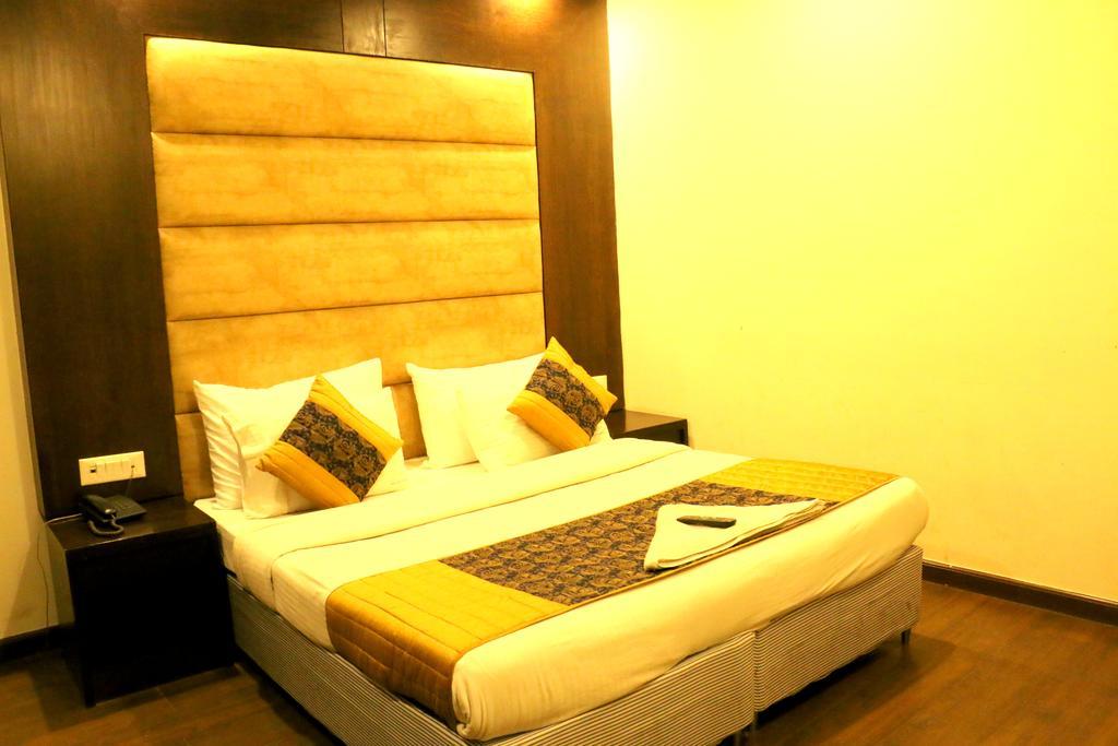 Hotel Benz International Delhi  Exterior photo