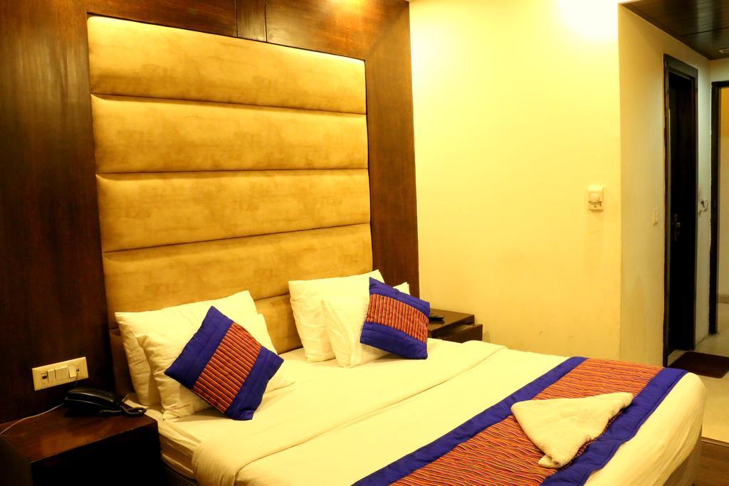 Hotel Benz International Delhi  Exterior photo