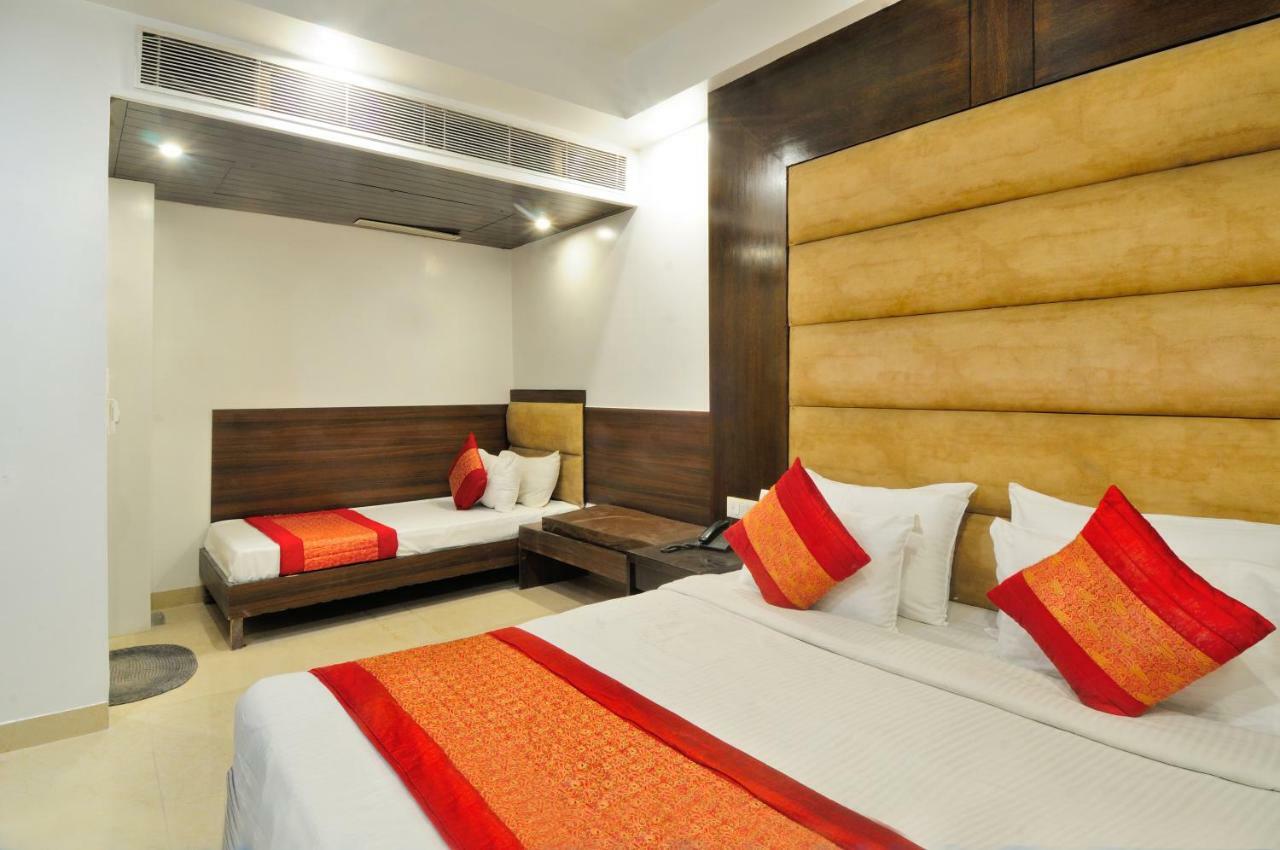 Hotel Benz International Delhi  Exterior photo