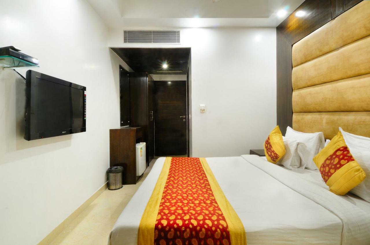 Hotel Benz International Delhi  Exterior photo